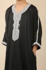 HM62 - Boys Black Moroccan Thobe Short Sleeve Embroidery Gandoura - Image 2