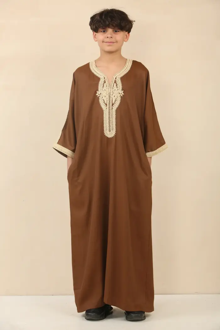 HM60 - Boys Brown Moroccan Thobe Short Sleeve Embroidery Gandoura - Image 1
