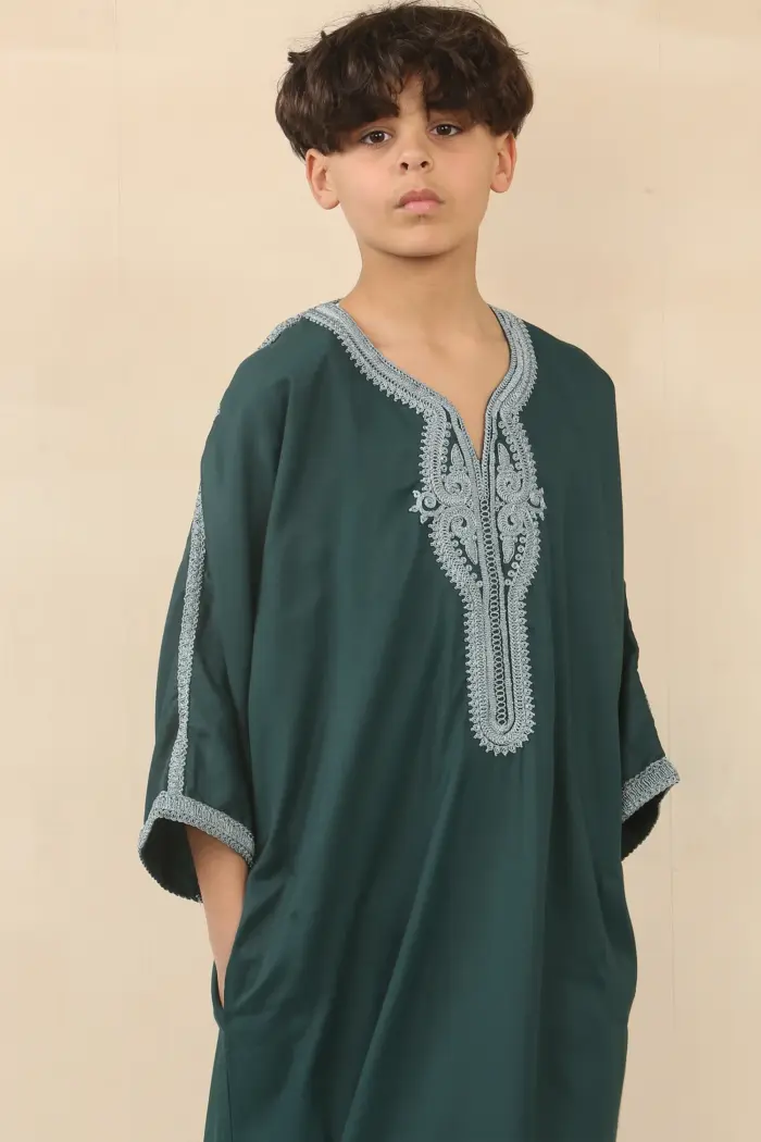 HM60 - Boys Green Moroccan Thobe Short Sleeve Embroidery Gandoura - Image 4