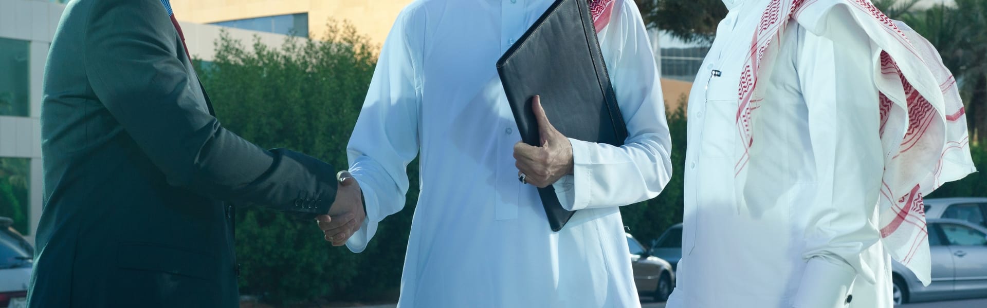 why more british muslims are choosing thobes over western clothing