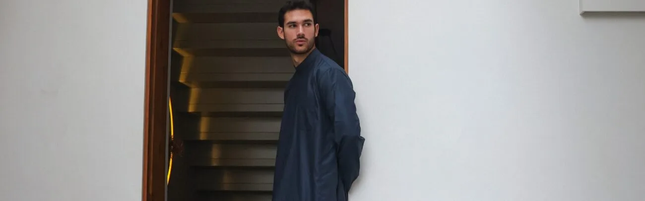 How to Wear a Thobe in Autumn and Winter in the UK