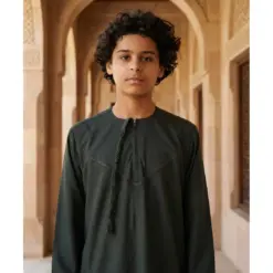 Alternative view of TT-008 Boy’s Green Emirati Tassel Thobe